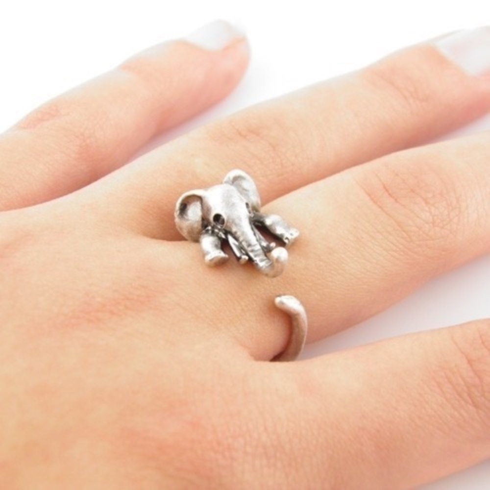 Antiqued Silver Elephant Ring - Picture 1 of 3